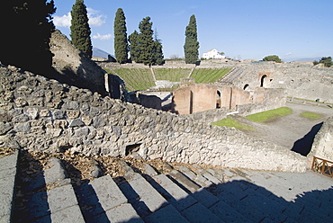 Amphitheatre in the ruins of Pompeii, a large Roman town destroyed in 79AD by a volcanic eruption from Mount Vesuvius, UNESCO World Heritage Site, near Naples, Campania, Italy, Europe