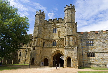 Main entrance and Gatehouse, Battle Abbey, Battle, Sussex, England, United Kingdom, Europe