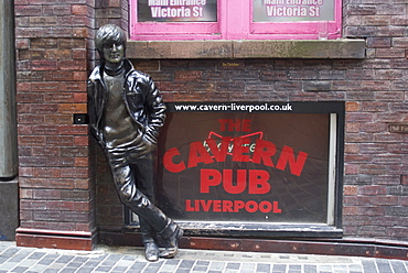 Statue of John Lennon close to the original Cavern Club, Matthew Street, Liverpool, Merseyside, England, United Kingdom, Europe