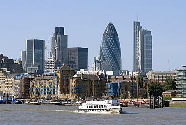 The River Thames with the skyline behind, London, SE1, England, United Kingdom, Europe