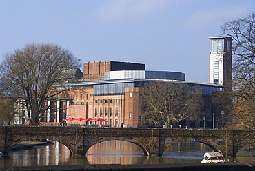 The River Avon with the Royal Shakespeare Theatre in the background, Stratford upon Avon, Warwickshire, England, United Kingdom, Europe