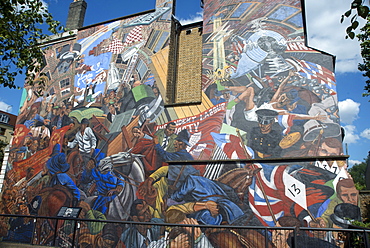 Mural commemorating the Battle of Cable Street, a conflict between the police and fascists (including Oswald Mosley) and anti-fascist groups, 4 October 1936 on Cable Street, London E1, England, United Kingdom, Europe