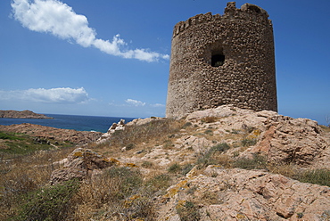 The Torre Aragonese, a Spanish tower dating from the year AD500, Isola Rossa, Sardinia, Italy, Mediterranean, Europe