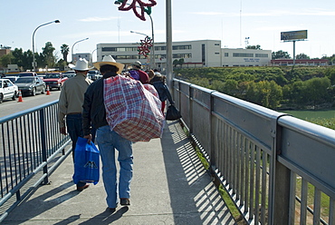 Bridge over the Rio Grande on the border of Mexico at Nuevo Laredo and the U.S.A. at Laredo, Texas, United States of America, North America