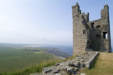 Castle ruins, Dunstanburgh, Northumberland, England, United Kingdom, Europe