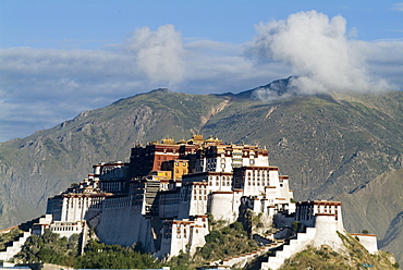 Potala Palace, former palace of the Dalai Lama, UNESCO World Heritage Site, Lhasa, Tibet, China, Asia