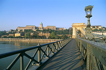 Bridge over the River Danube, Budapest, Hungary, Europe