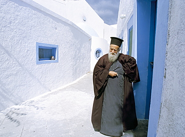 Priest, Megalochori, Santorini (Thira), Cyclades Islands, Greek Islands, Greece, Europe