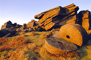 Old millstones, Peak District National Park, Stanage Edge, Derbyshire, England 