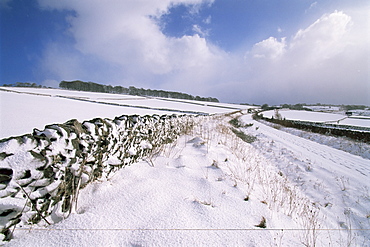 Snow coverd fields and walls, Hartington, Tissington Trail, Derbyshire, England, United Kingdom, Europe