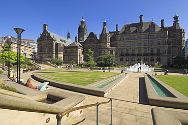 Peace gardens and Town Hall, Sheffield, Yorkshire, England, United Kingdom, Europe