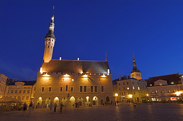 Old Town Hall in Old Town Square at night, Old town, UNESCO World Heritage Site, Tallinn, Estonia, Baltic States, Europe