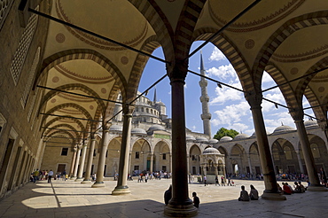 The inner courtyard, Blue Mosque (Sultan Ahmet Camii), Sultanahmet, central Istanbul, Turkey, Europe