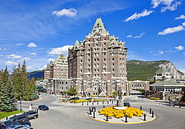 The Fairmont Banff Springs Hotel, Banff township, Banff National Park, Alberta, The Rockies, Canada, North America