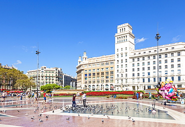 Placa de Catalunya, a large public square in the city centre of Barcelona, Catalonia (Catalunya), Spain, Europe