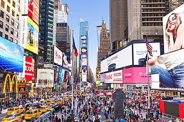 Crowds with busy traffic, yellow cabs, Times Square and Broadway, Theatre District, Manhattan, New York City, United States of America, North America