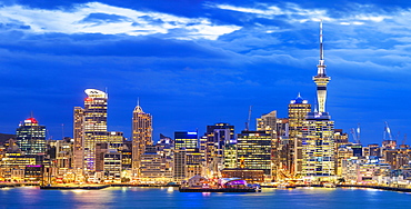 Auckland skyline, Sky Tower, Waitemata Harbour, CBD, and wharf area of the waterfront, Auckland, North Island, New Zealand, Pacific