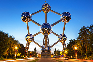 Brussels Atomium at night, Square de l'Atomium, Boulevard de Centaire, Brussels, Belgium, Europe