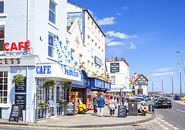 Scarborough South Bay sea front cafes and shops, Scarborough, North Yorkshire, England, United Kingdom, Europe