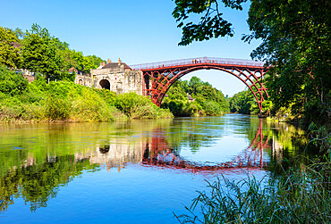 Red Ironbridge bridge over River Severn, Ironbridge Gorge, UNESCO World Heritage Site, Ironbridge, Shropshire, England, United Kingdom, Europe