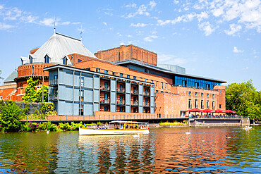 Boat trip on River Avon passing the RSC Theatre (Royal Shakespeare Company Theatre), Stratford upon Avon, Warwickshire, England, United Kingdom, Europe