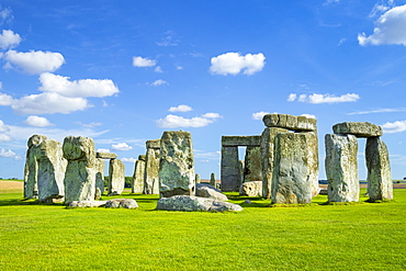 Stonehenge Neolithic stone circle, UNESCO World Heritage Site, Salisbury Plain, Wiltshire, England, United Kingdom, Europe