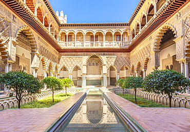 Patio de las Doncellas (The Courtyard of the Maidens), Real Alcazar (Royal Palace), UNESCO World Heritage Site, Seville, Andalusia, Spain, Europe