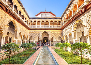 Patio de las Doncellas (The Courtyard of the Maidens), Real Alcazar (Royal Palace), UNESCO World Heritage Site, Seville, Andalusia, Spain, Europe