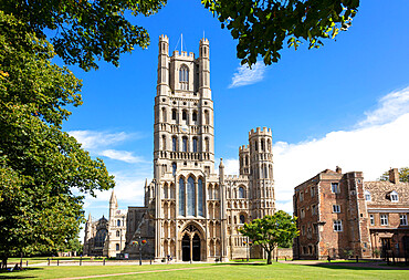 Ely Cathedral (Cathedral Church of the Holy and Undivided Trinity) from Palace Green, Ely, Cambridgeshire, England, United Kingdom, Europe