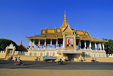 Royal Palace, Phnom Penh, Cambodia, Indochina, Asia