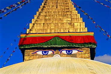 Buddhist stupa, Bodnath (Bodhnath) (Boudhanath), Kathmandu Valley, Nepal, Asia