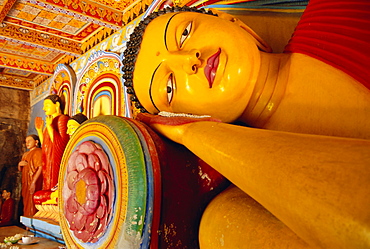 Reclining Buddha statue Isurumuniya, Anuradhapura, Sri Lanka, Asia