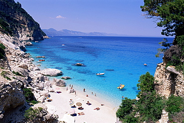 Bay and beach, Cala Goloritze, Cala Gonone, Golfe d'Orosei (Gulf of Orosei), east coast, island of Sardinia, Italy, Mediterranean, Europe