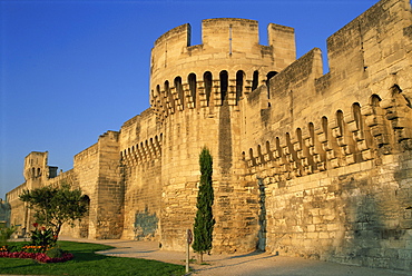 Exterior view of the ramparts (battlements), city walls, Avignon, Vaucluse, Provence, France, Europe