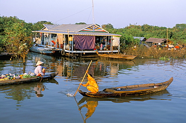 Chong Kneas village, Tonle Sap lake, Siem Reap, Cambodia, Indochina, Southeast Asia, Asia