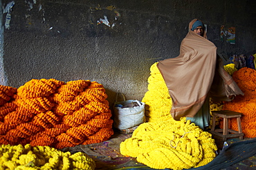 Mullik Ghat flower market, Kolkata, West Bengal, India, Asia