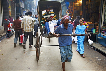 Rickshaw on the street, Kolkata, West Bengal, India, Asia