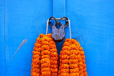 Door, padlock and flower garlands, Kolkata (Calcutta), West Bengal, India, Asia 