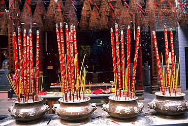 Incense, Quan Am Pagoda in the Chinese quarter of Cholon, Ho Chi Minh City (Saigon), Vietnam, Indochina, Southeast Asia, Asia 