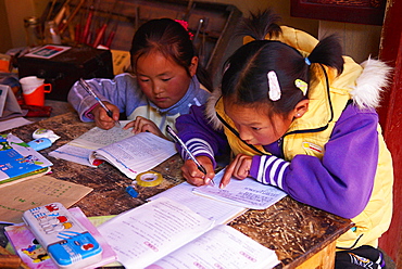 School girls, Lijiang, Yunnan Province, China, Asia