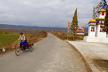 Buddhist chorten around Lijiang, Yunnan, China, Asia 