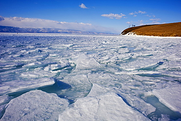 Maloe More (Little Sea), frozen lake during winter, Olkhon island, Lake Baikal, UNESCO World Heritage Site, Irkutsk Oblast, Siberia, Russia, Eurasia 