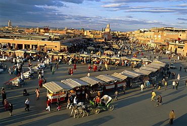 Market, Jemaa el-Fna, Marakech, Morocco 