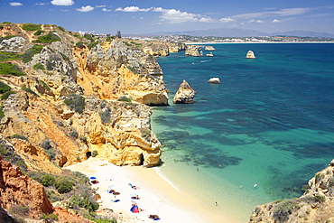 Praia do Camilo (Camilo beach) and coastline, Lagos, Western Algarve, Algarve, Portugal, Europe