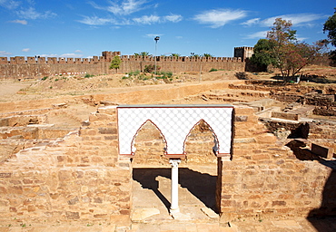 Silves Moorish castle, Silves, Algarve, Portugal, Europe