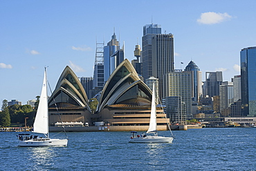 Opera House and Sydney city skyline, Sydney, New South Wales, Australia, Pacific 