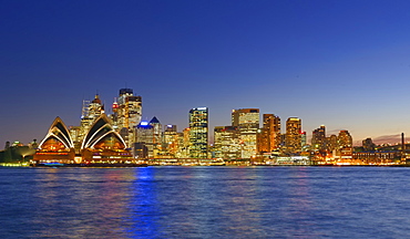 Opera House and Sydney skyline, Sydney, New South Wales, Australia, Pacific 