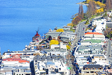 Queenstown and Lake Wakatipu, Queenstown, Otago, South Island, New Zealand, Pacific