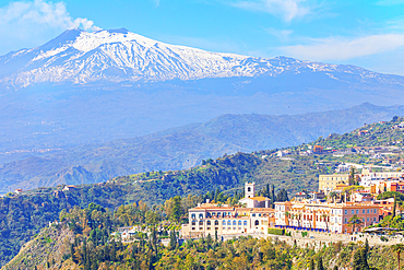 View of Taormina and Mount Etna in the distance, Taormina, Sicily, Italy, Mediterranean, Europe