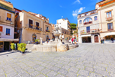 Piazza Duomo, Taormina, Sicily, Italy, Mediterranean, Europe